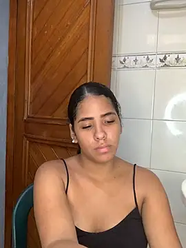 Snapshot of Marise_l chatting on 05.28.26 Marise l online show from 05.28.26