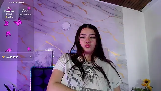 Snapshot of Lizeth_bigboob chatting on 05.28.26 Lizeth bigboob online show from 05.28.26