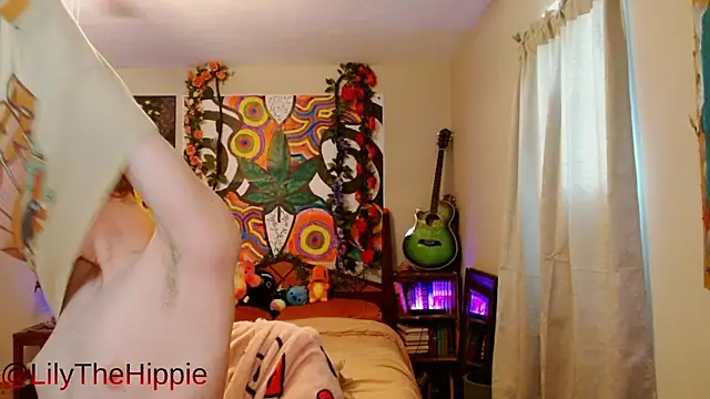 Snapshot of lilythehippie chatting on 05.29.26 lilythehippie online show from 05.29.26