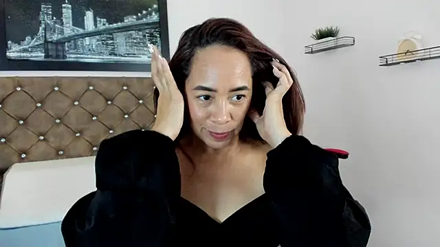 Snapshot of karol_deny chatting on 06.22.26 karol deny online show from 06.22.26