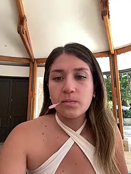 Snapshot of IsabelleMilan chatting on 06.19.26 IsabelleMilan online show from 06.19.26
