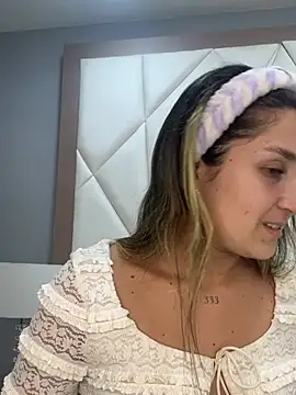 Snapshot of IsabelleMilan chatting on 07.16.26 IsabelleMilan online show from 07.16.26