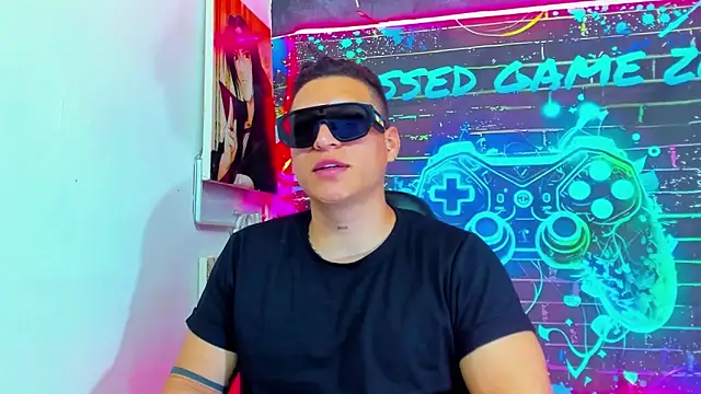 lucassimone  online show from 06.03.26