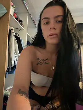 Snapshot of XemzX chatting on 05.30.26 XemzX online show from 05.30.26