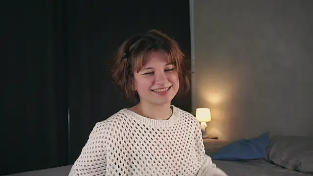 Snapshot of AlesiaPeasel chatting on 07.04.26 AlesiaPeasel online show from 07.04.26