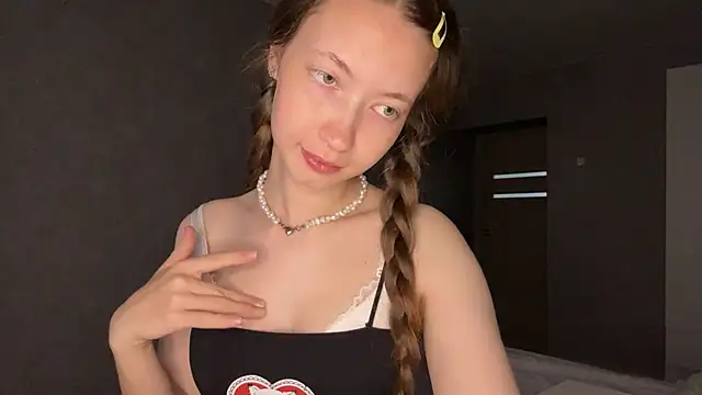 Emily Mur  online show from 05.29.26
