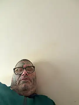 Snapshot of albertogg12 chatting on 05.16.26 albertogg12 online show from 05.16.26