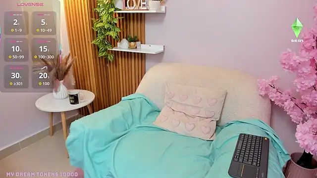 Snapshot of alice_sweet4u chatting on 06.23.26 alice sweet4u online show from 06.23.26
