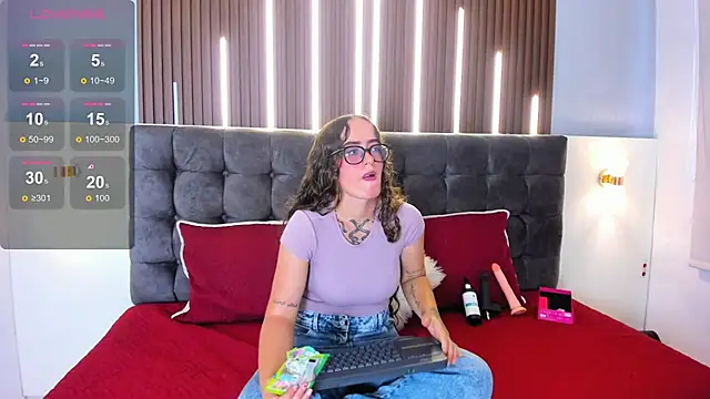 Snapshot of Hitana_tattoo chatting on 06.26.26 Hitana tattoo online show from 06.26.26