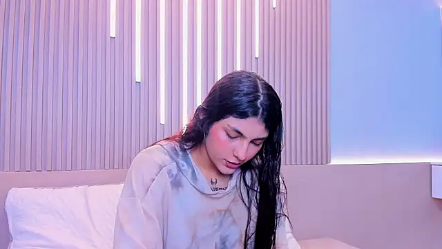 Snapshot of Amara_lune chatting on 07.19.26 Amara lune online show from 07.19.26