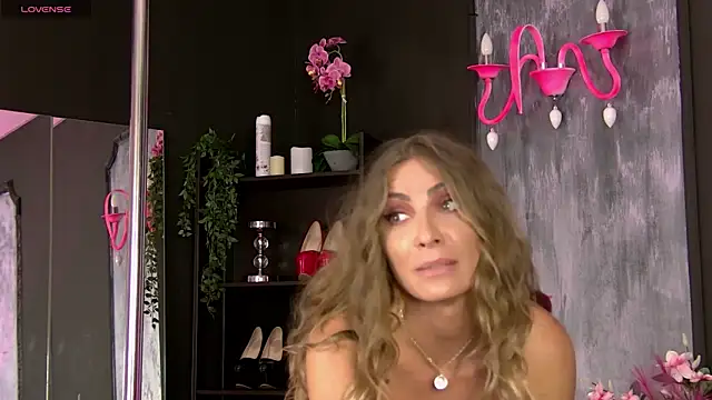 AnneGoddesss online show from 06.04.26