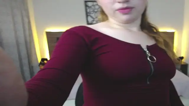 adhara valkiria online show from 06.05.26