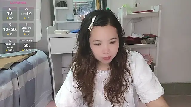 Snapshot of F-Yingying chatting on 05.23.26 F-Yingying online show from 05.23.26