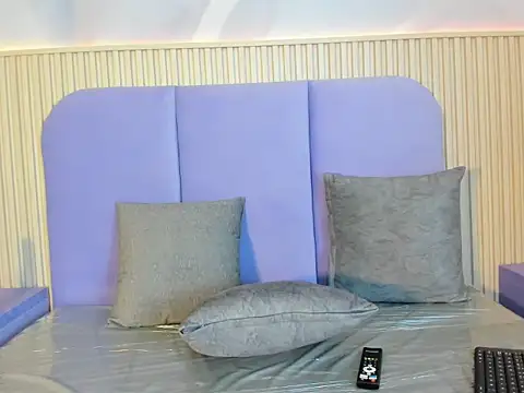 Abigail Aura online show from 06.04.26