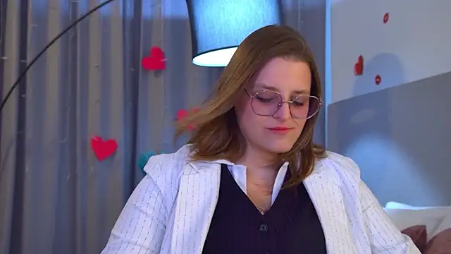 AlexaAvery online show from 07.08.26