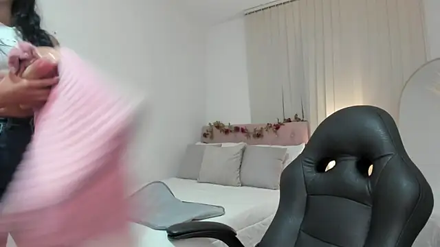 Charlotte pleasure online show from 06.03.26