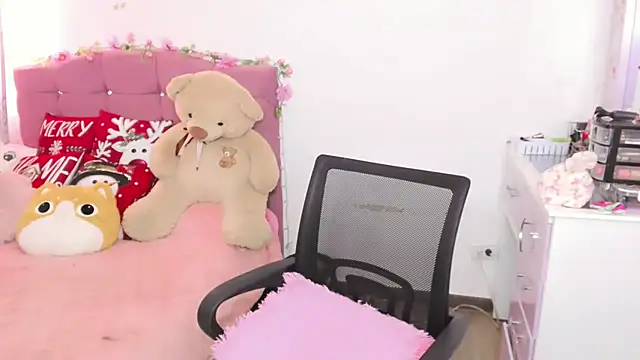 Snapshot of Sofia_honey_ chatting on 06.10.26 Sofia honey online show from 06.10.26