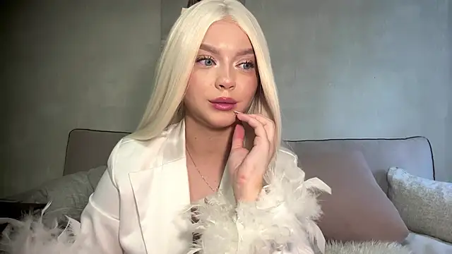 Snapshot of RussianGirlXX chatting on 05.16.26 RussianGirlXX online show from 05.16.26