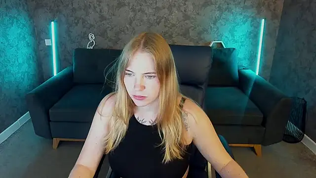 NikkyReyyy online show from 05.21.26