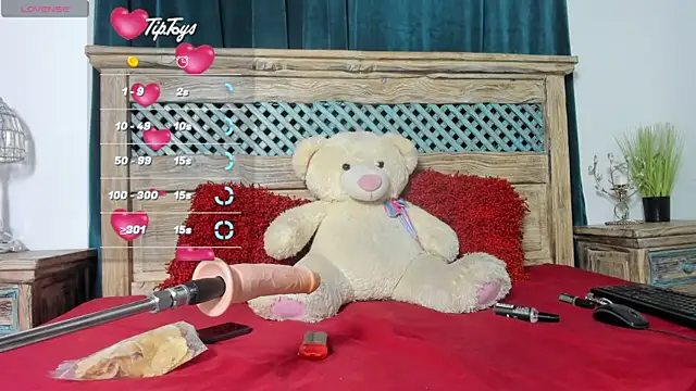 Snapshot of EmmaEbony1 chatting on 06.01.26 EmmaEbony1 online show from 06.01.26