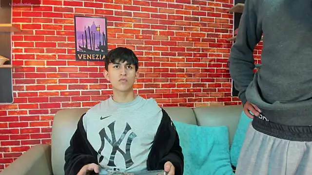 Hoot boyss  online show from 06.02.26