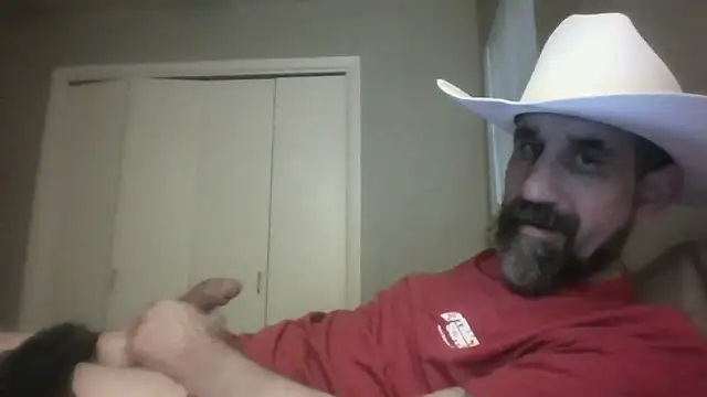 Snapshot of old_Domino chatting on 06.15.26 old Domino online show from 06.15.26