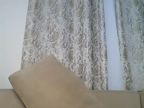 Snapshot of dollface_bela chatting on 06.26.26 dollface bela online show from 06.26.26