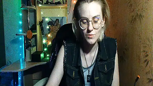   Freya    online show from 05.19.26