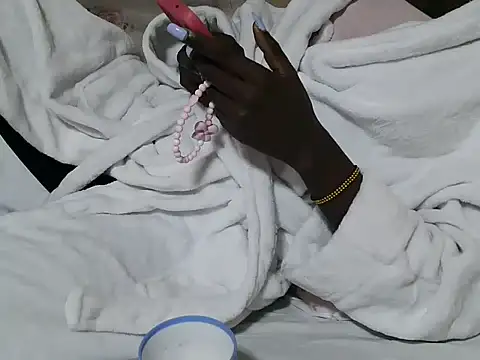 cute Aleesh online show from 06.22.26