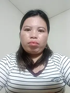 Snapshot of -Yeyi- chatting on 06.03.26 -Yeyi- online show from 06.03.26