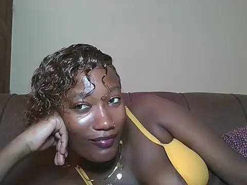Snapshot of misspretty001 chatting on 06.20.26 misspretty001 online show from 06.20.26