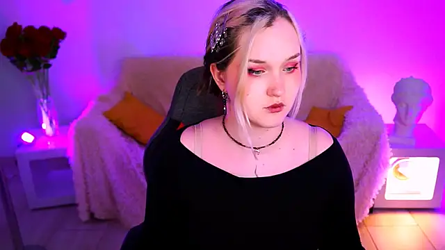 ViolettWoods online show from 06.03.26