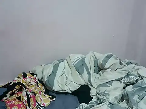 Snapshot of Squirty_pussie chatting on 07.19.26 Squirty pussie online show from 07.19.26