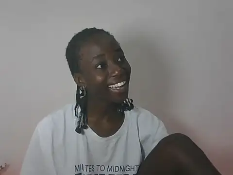 Snapshot of Darkpretty23 chatting on 05.25.26 Darkpretty23 online show from 05.25.26