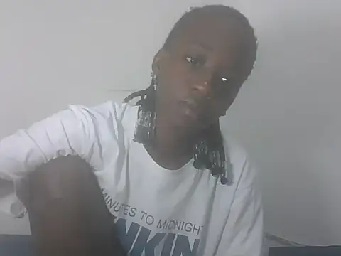 Snapshot of Darkpretty23 chatting on 05.26.26 Darkpretty23 online show from 05.26.26