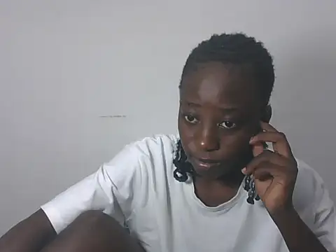 Snapshot of Darkpretty23 chatting on 05.27.26 Darkpretty23 online show from 05.27.26