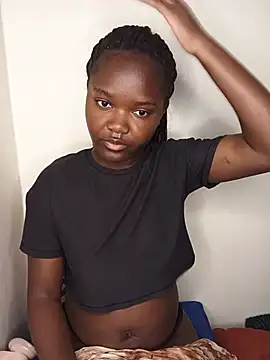 Snapshot of little_creamy chatting on 07.17.26 little creamy online show from 07.17.26