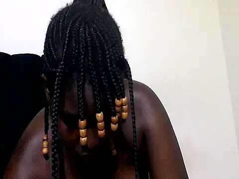 Snapshot of MoonlighMaya chatting on 06.18.26 MoonlighMaya online show from 06.18.26