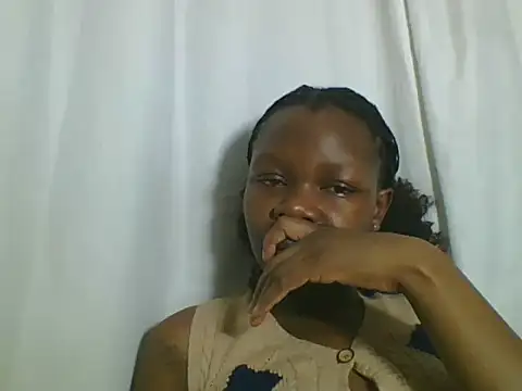 Sweetgal2025 online show from 07.18.26