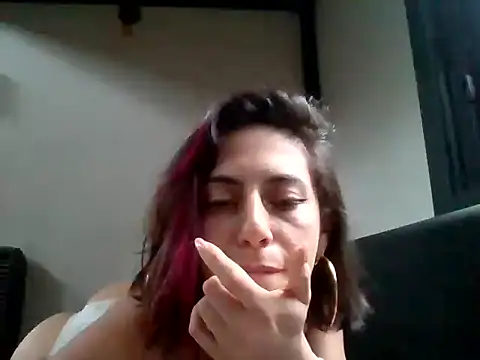 Snapshot of LatinDolliee chatting on 07.14.26 LatinDolliee online show from 07.14.26