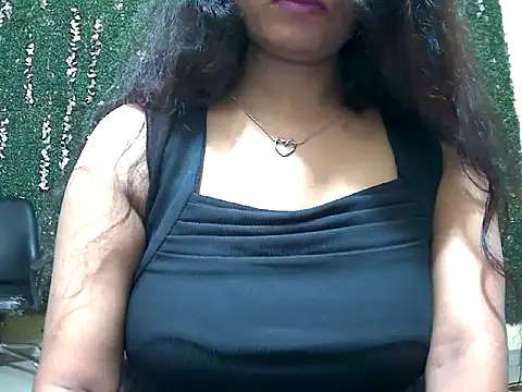 Snapshot of shallykaur chatting on 07.18.26 shallykaur online show from 07.18.26