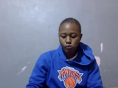 Snapshot of Petite_Ebony10 chatting on 06.01.26 Petite Ebony10 online show from 06.01.26