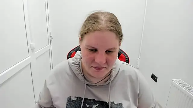 Snapshot of Bella_shyy_ chatting on 06.25.26 Bella shyy online show from 06.25.26