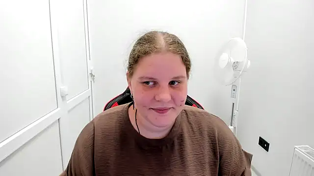 Snapshot of Bella_shyy_ chatting on 07.12.26 Bella shyy online show from 07.12.26