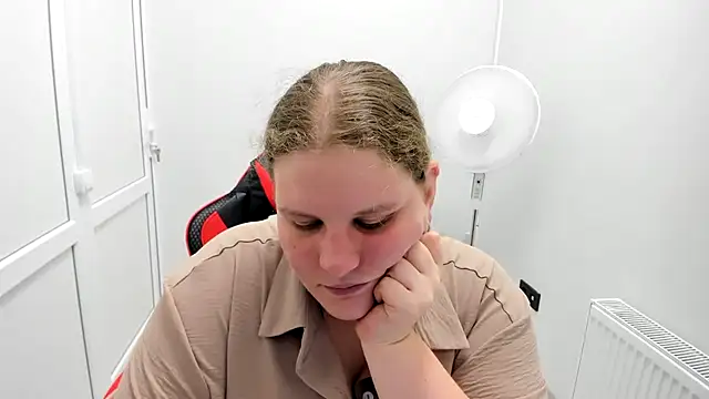 Snapshot of Bella_shyy_ chatting on 07.17.26 Bella shyy online show from 07.17.26
