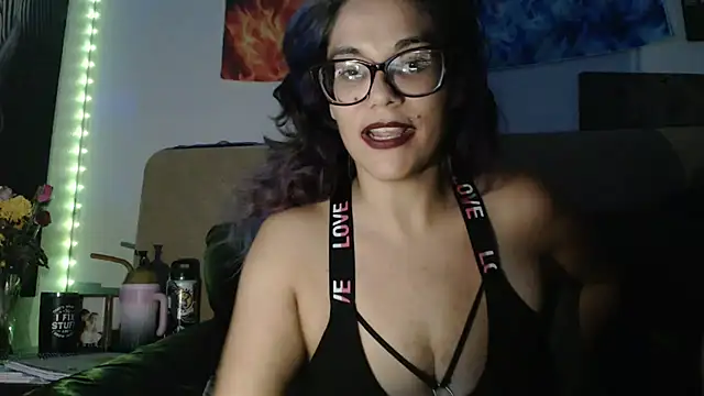 MamaBee88 online show from 05.31.26