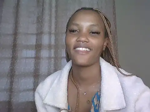 Snapshot of PrettyT5 chatting on 06.27.26 PrettyT5 online show from 06.27.26