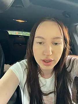 Snapshot of DoloresXO chatting on 07.22.26 DoloresXO online show from 07.22.26
