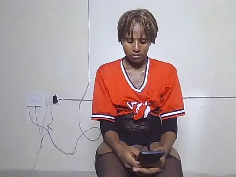 Snapshot of softskinbaddie chatting on 05.29.26 softskinbaddie online show from 05.29.26