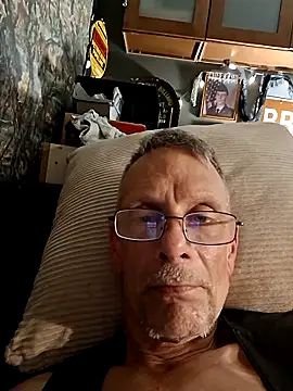Snapshot of truckdawg2023 chatting on 06.08.26 truckdawg2023 online show from 06.08.26